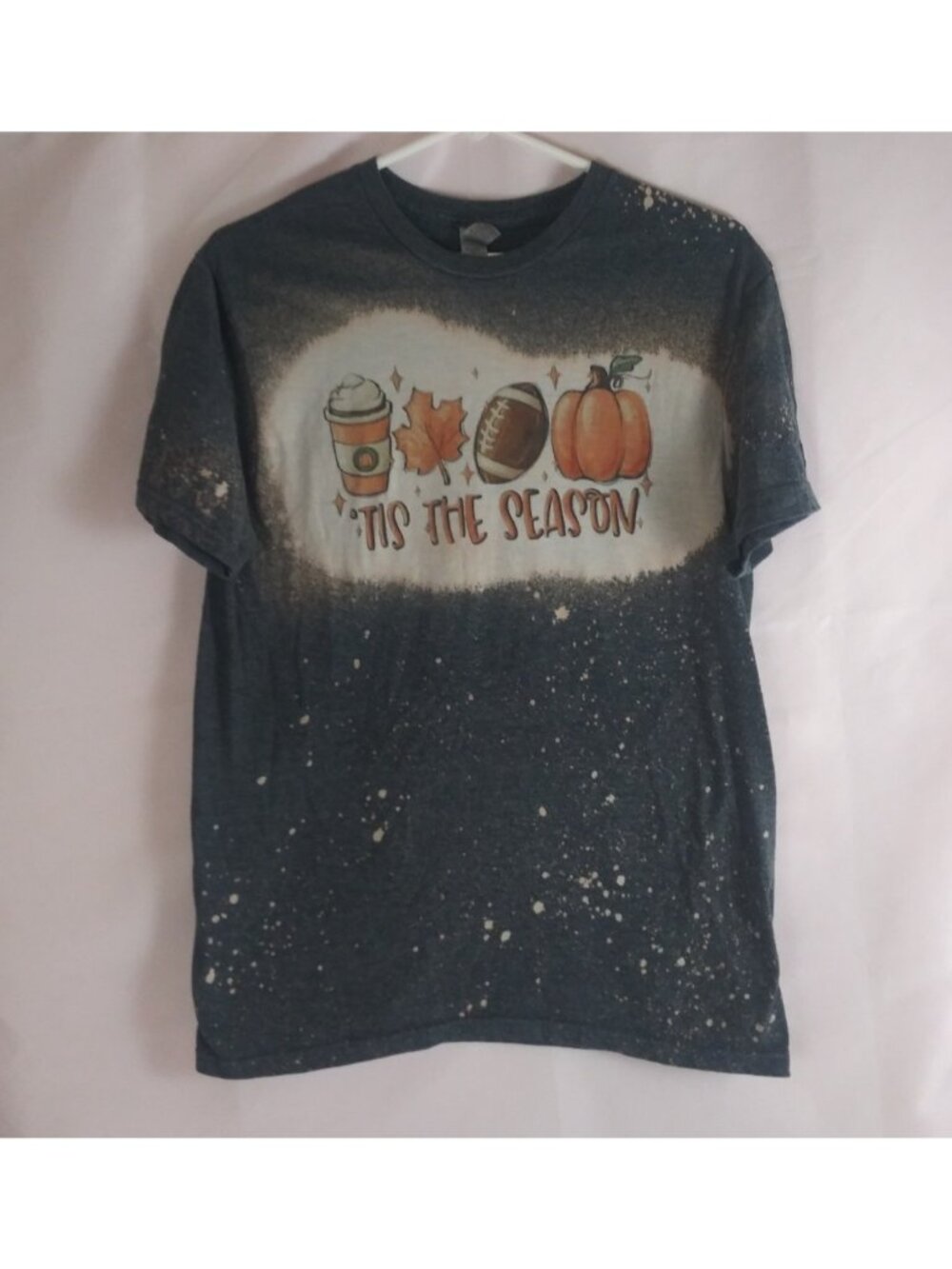 Gildan Softstyle Women's Tis The Season Graphic Design T-Shirt Medium
